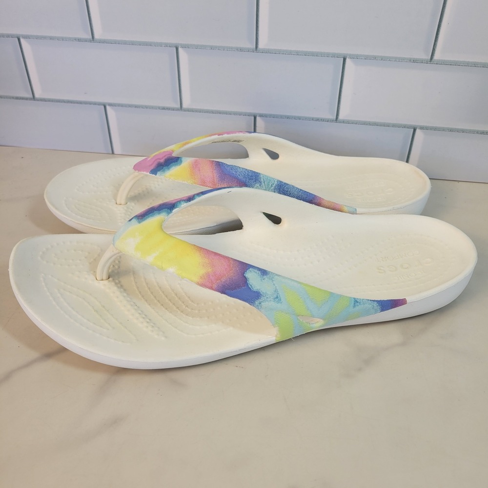 Crocs Women Kadee II Flip Flops White Tie Dye Straps Sandals Size 8 Rainbow